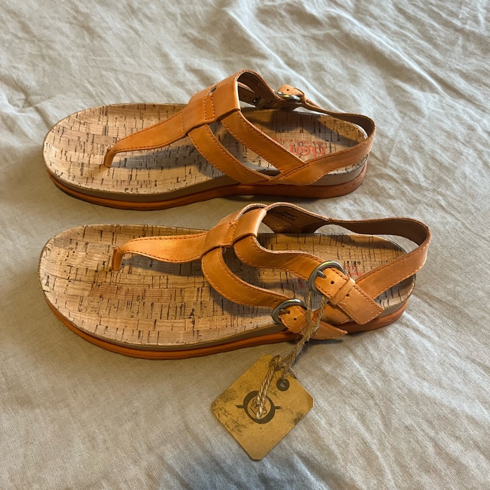 Born sandals